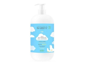 Agua limpiadora bebe