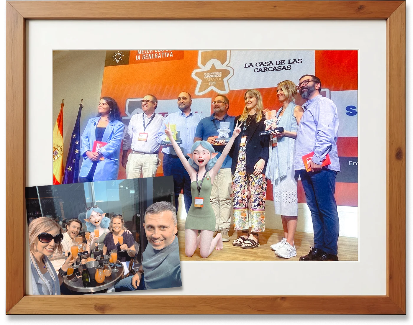 Foto enmarcada de la entrega del premio en los E-commerce Awards España 2026, con una segunda foto del brindis posterior