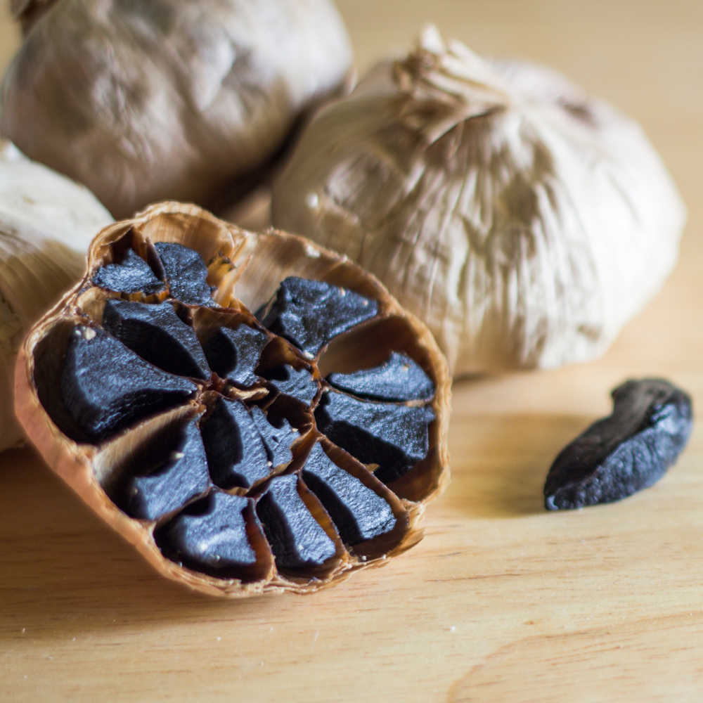 Ajo negro: el peculiar superalimento que tu cuerpo agradecerá